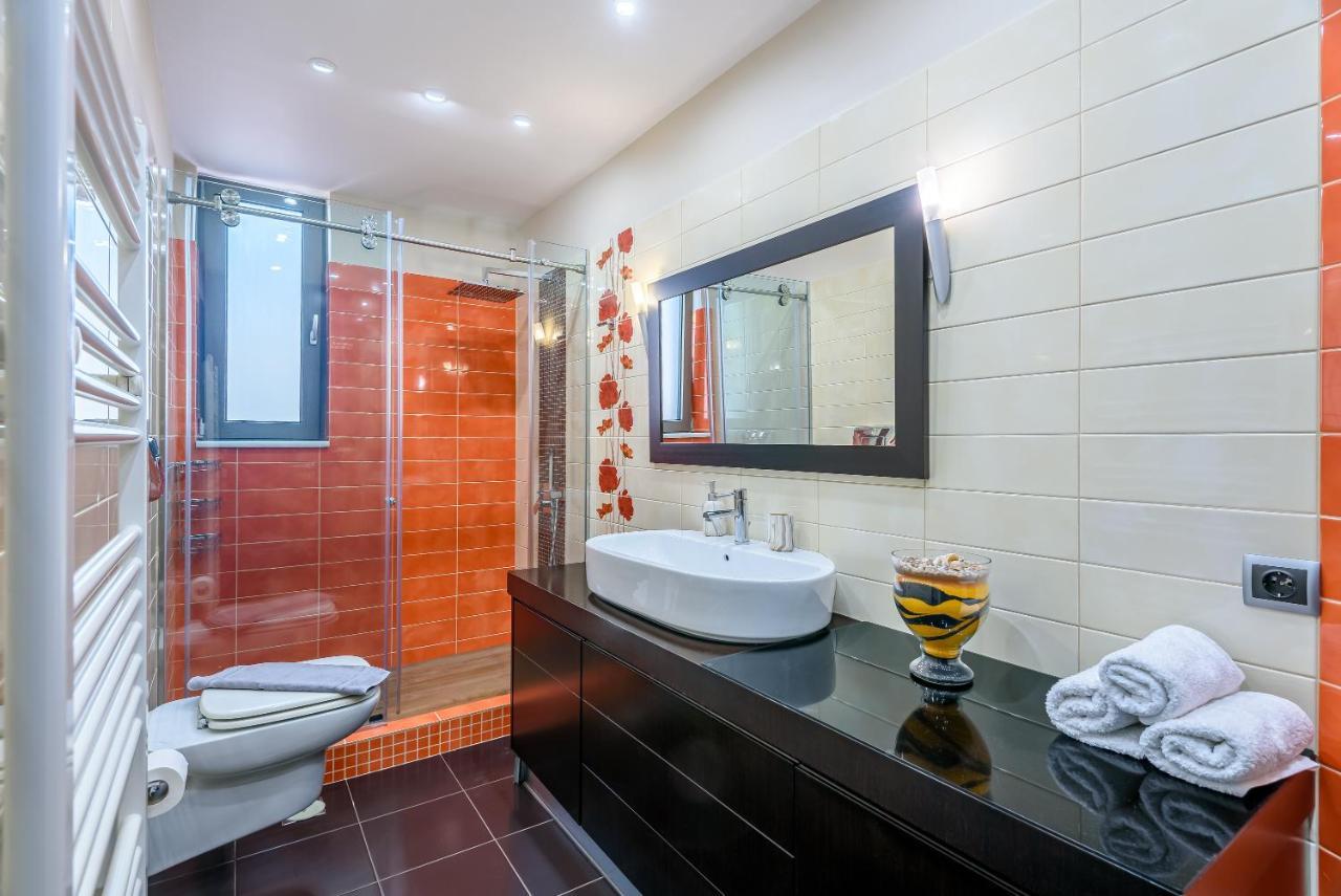 Luxury Villa In City Center With Rooftop Swimming Pool Chania  Exterior photo