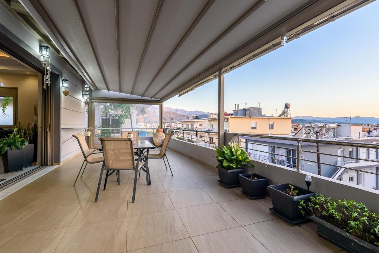Luxury Villa In City Center With Rooftop Swimming Pool Chania  Exterior photo