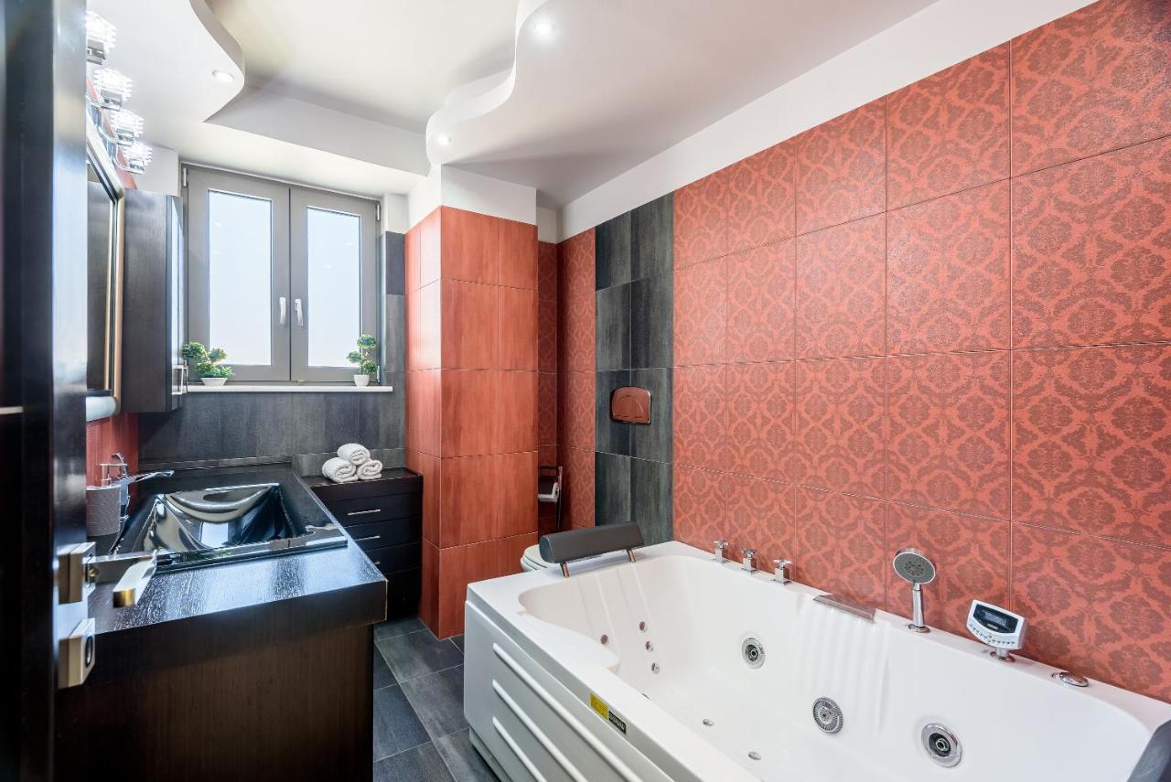 Luxury Villa In City Center With Rooftop Swimming Pool Chania  Exterior photo